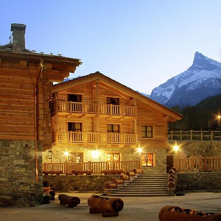 Silou Retreat Hotel Champdepraz ภายนอก รูปภาพ