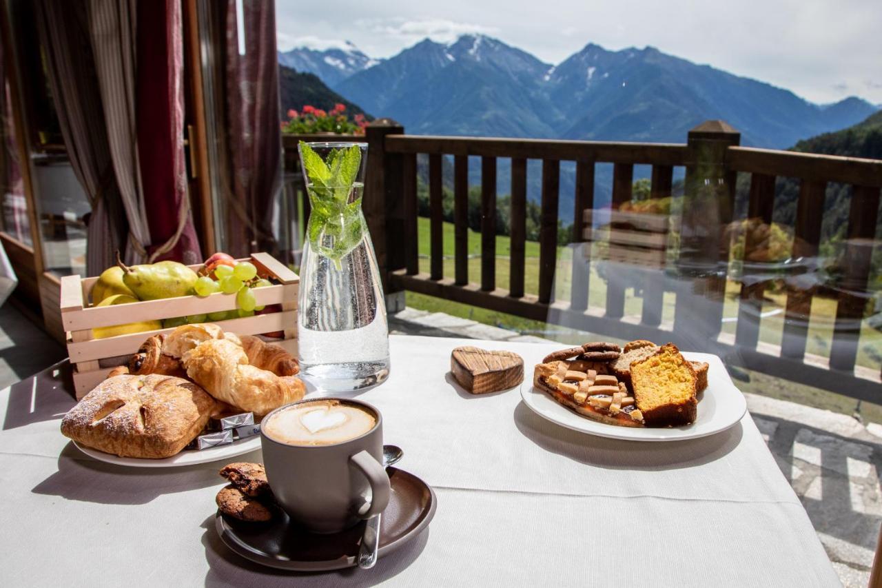 Silou Retreat Hotel Champdepraz ภายนอก รูปภาพ