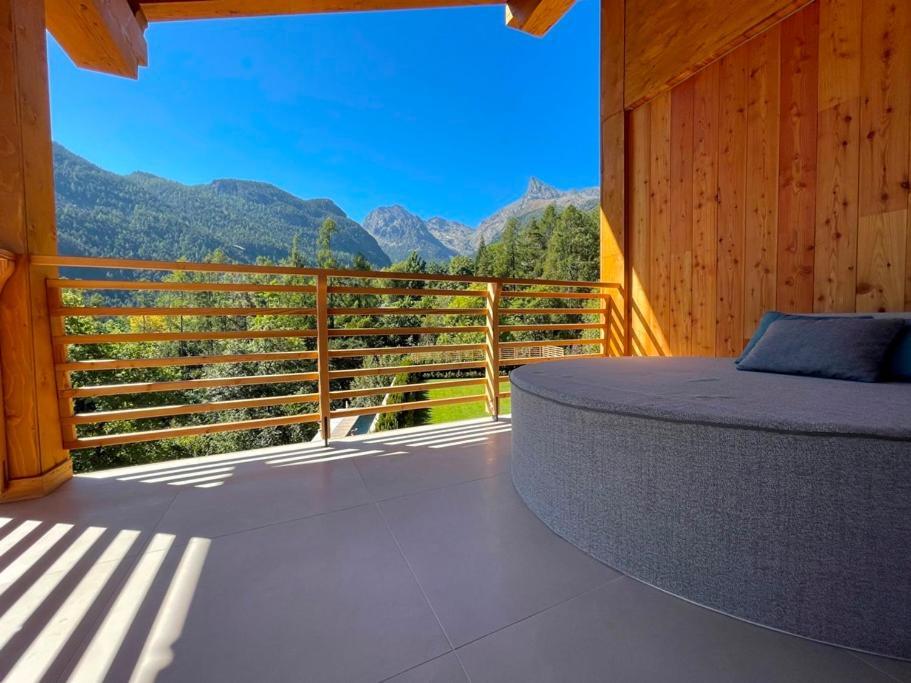 Silou Retreat Hotel Champdepraz ภายนอก รูปภาพ