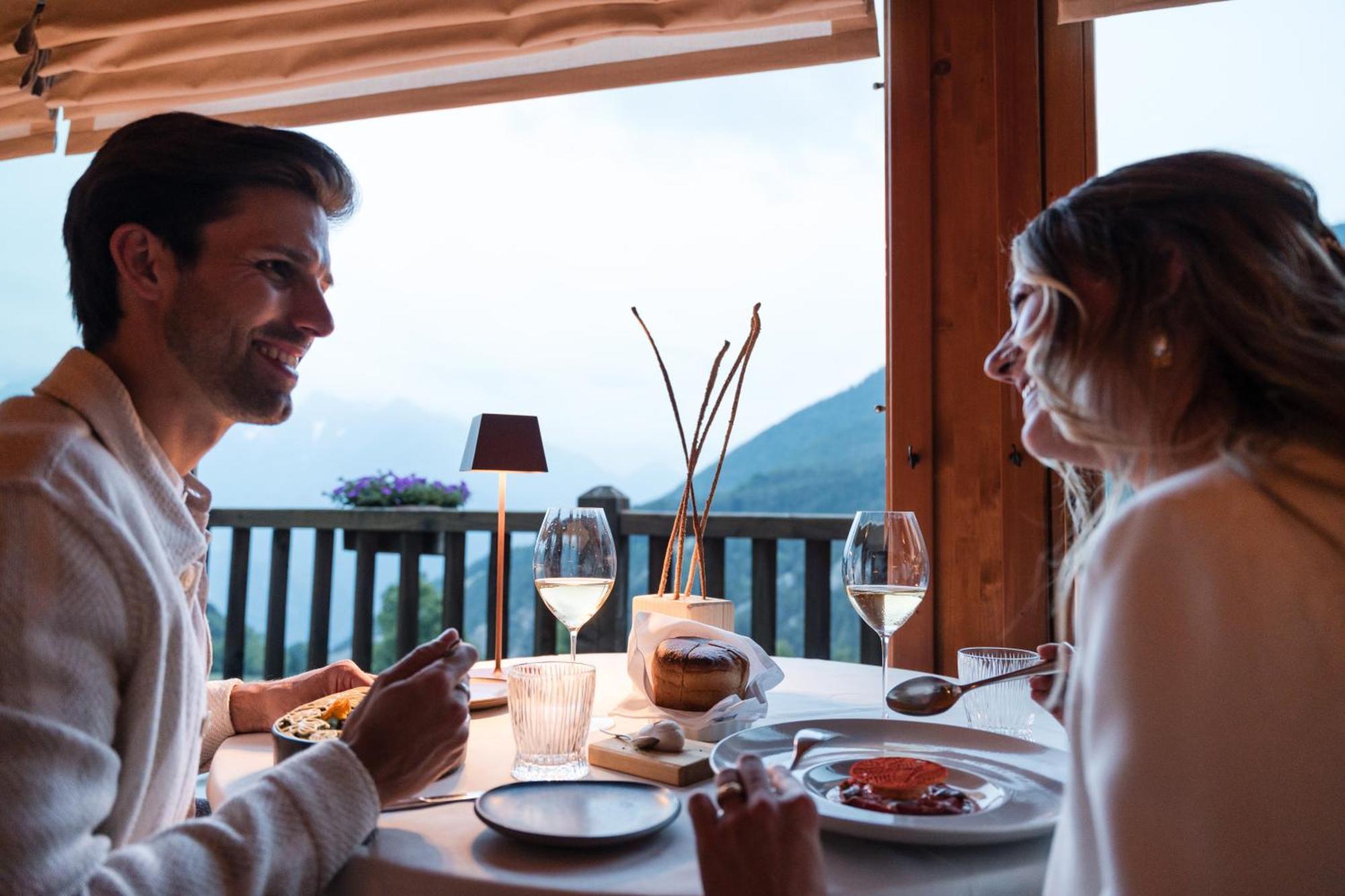Silou Retreat Hotel Champdepraz ภายนอก รูปภาพ