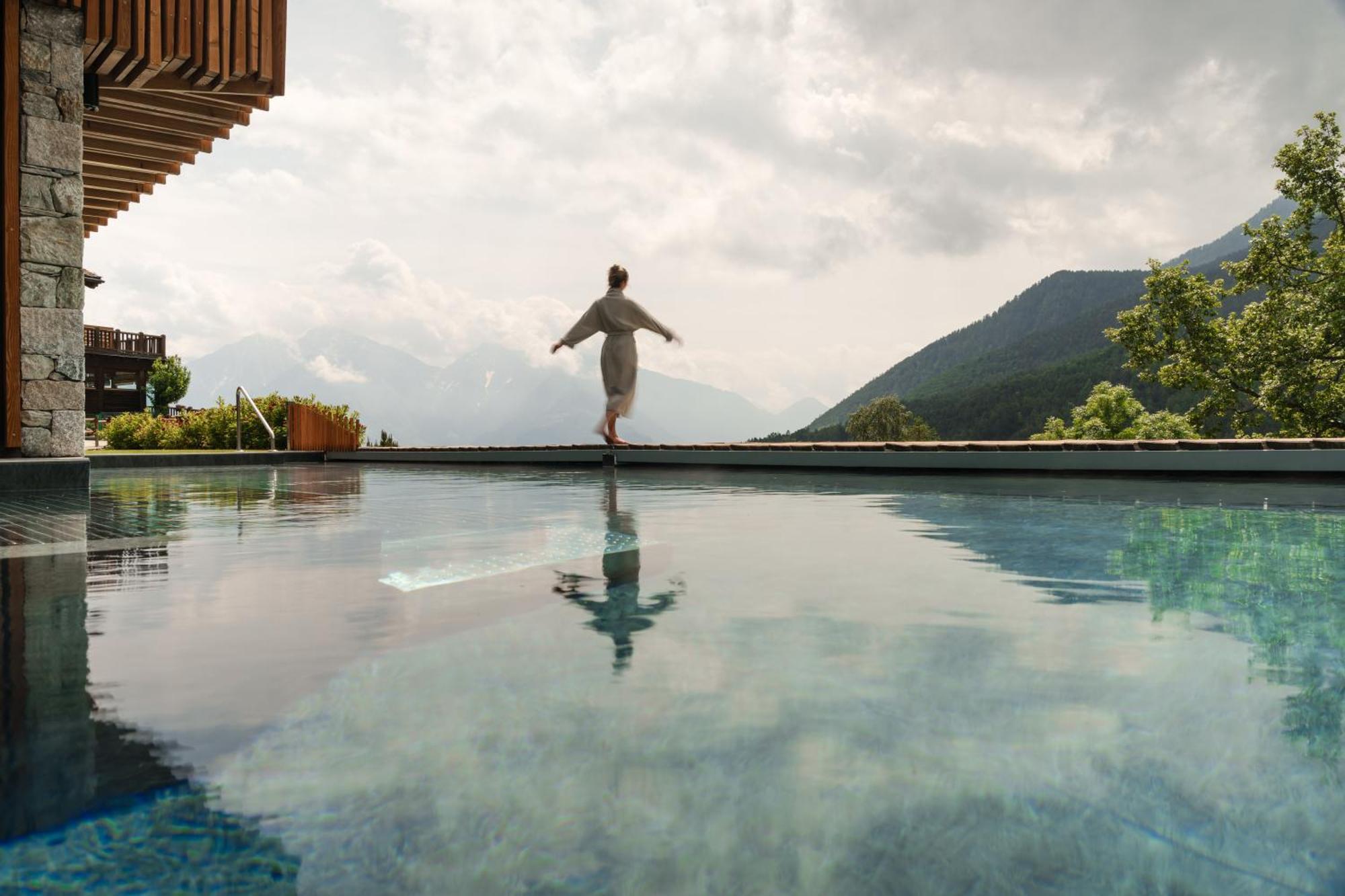 Silou Retreat Hotel Champdepraz ภายนอก รูปภาพ