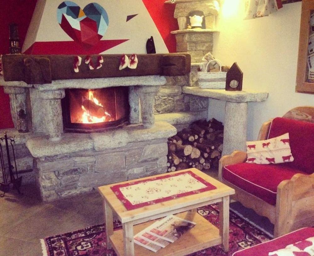 Silou Retreat Hotel Champdepraz ภายนอก รูปภาพ